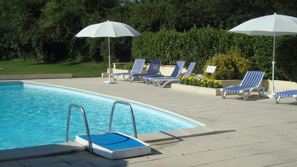 Le Venay Bed & Breakfast Frontenaud Exterior photo