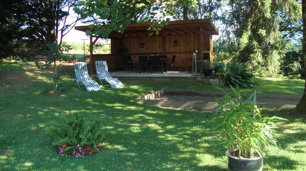 Le Venay Bed & Breakfast Frontenaud Exterior photo