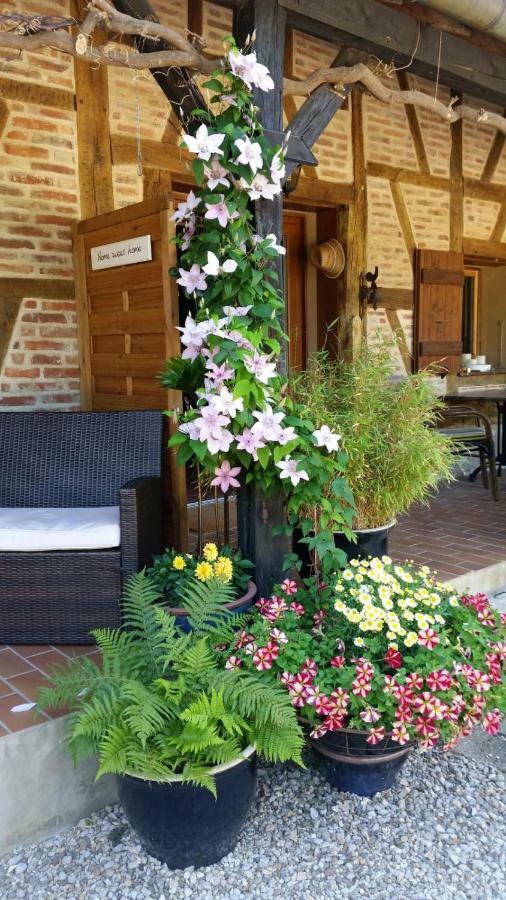 Le Venay Bed & Breakfast Frontenaud Exterior photo