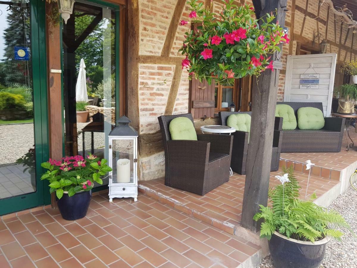 Le Venay Bed & Breakfast Frontenaud Exterior photo